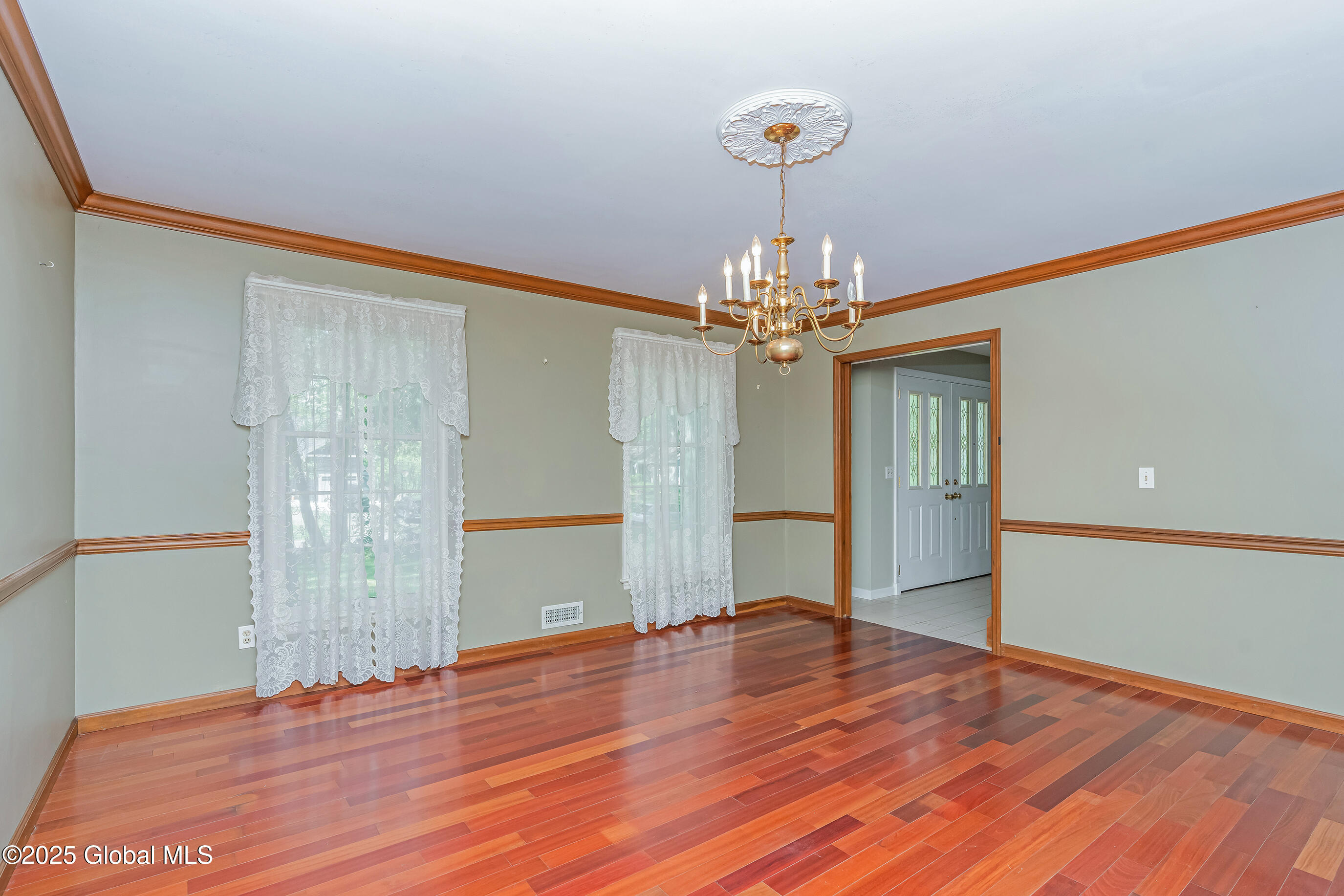 331 Wellington Road Bethlehem, NY 12054 - Photo 5 of 48 025-331-Wellington-Rd
