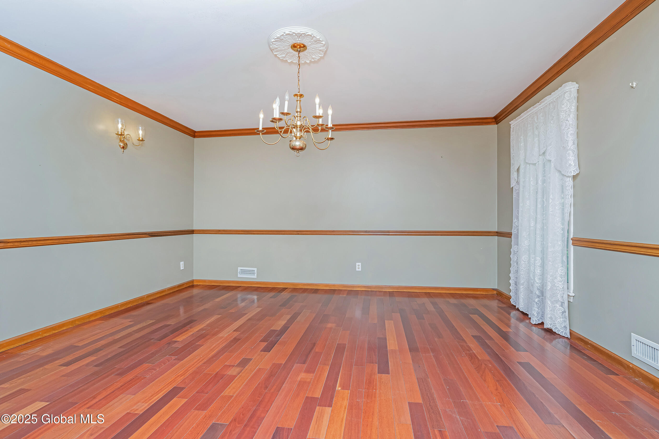 331 Wellington Road Bethlehem, NY 12054 - Photo 6 of 48 027-331-Wellington-Rd