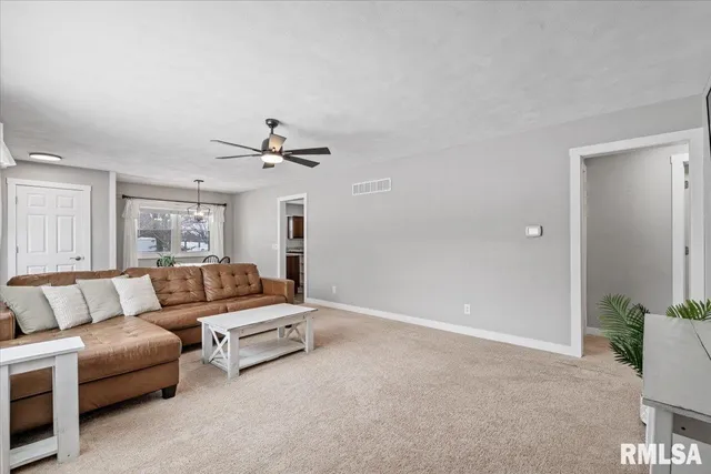 $225,000 | 102 Amber Lane, Geneseo, IL 61254