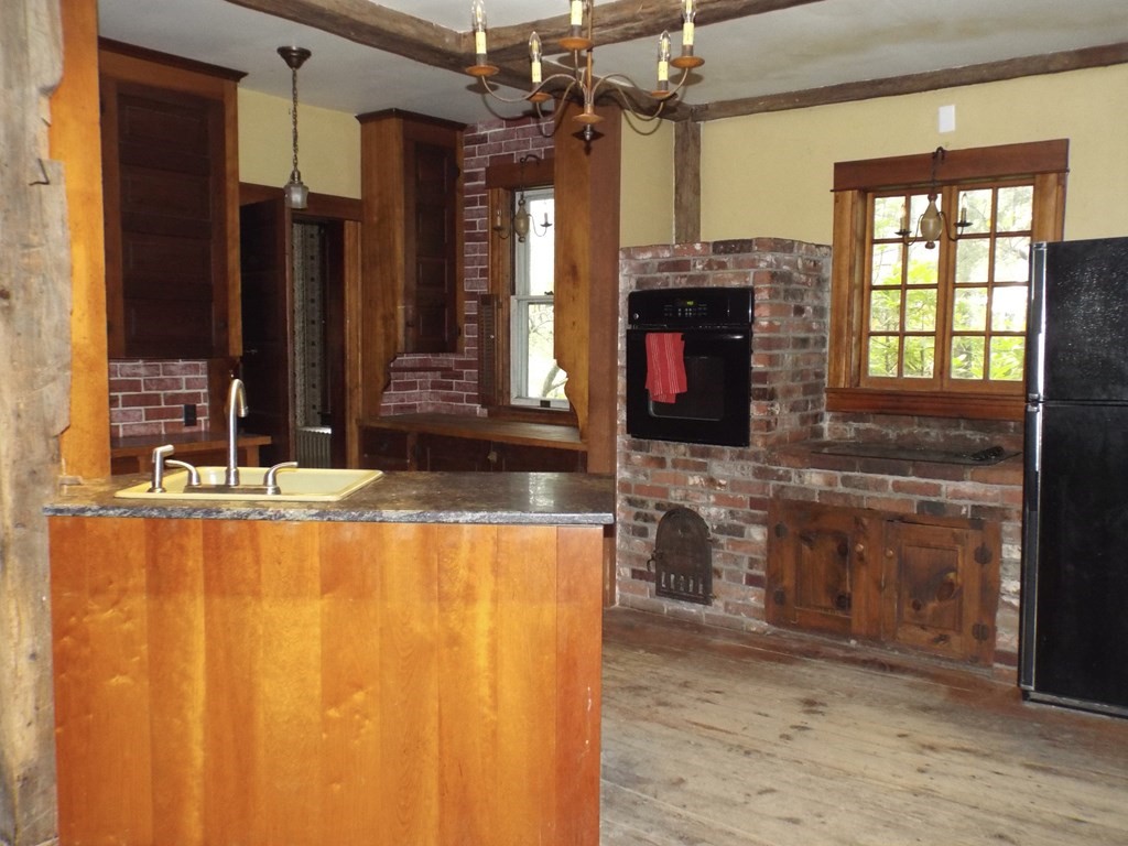 14 Main Road Colrain, MA 01340 - Photo 5 of 42