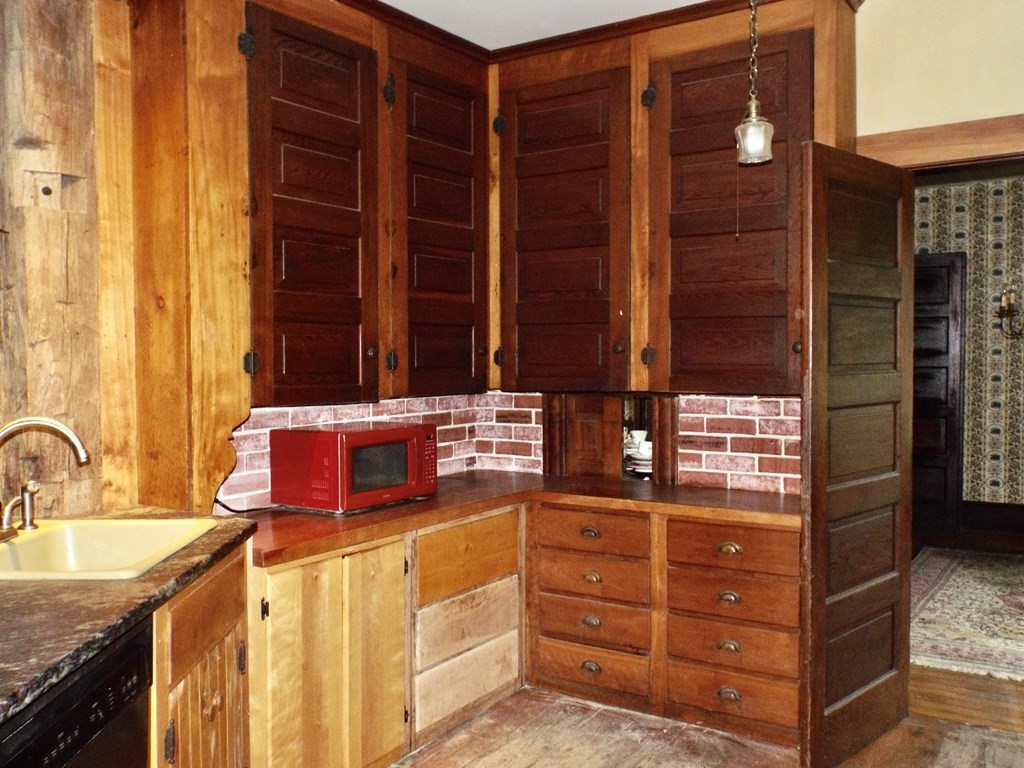 14 Main Road Colrain, MA 01340 - Photo 9 of 42