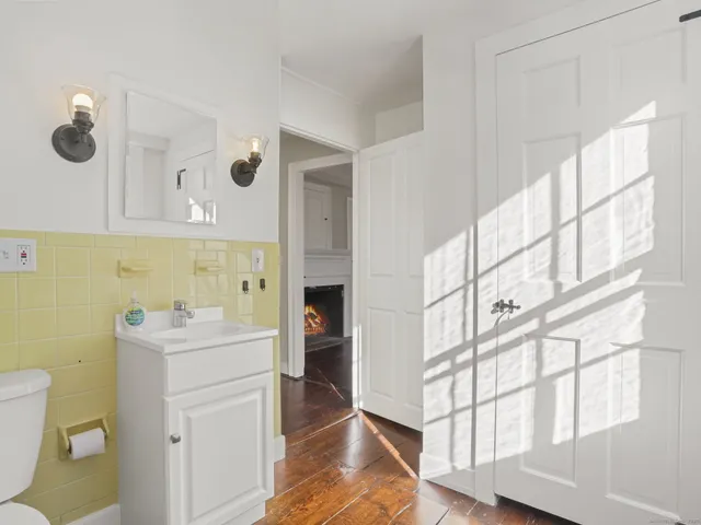 $3,500 | 575 Black Rock Turnpike, Easton, CT 06612