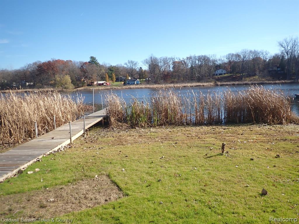 8813 Riverside Drive Brighton, MI 48116 - Photo 10 of 29 Gallery Image 10