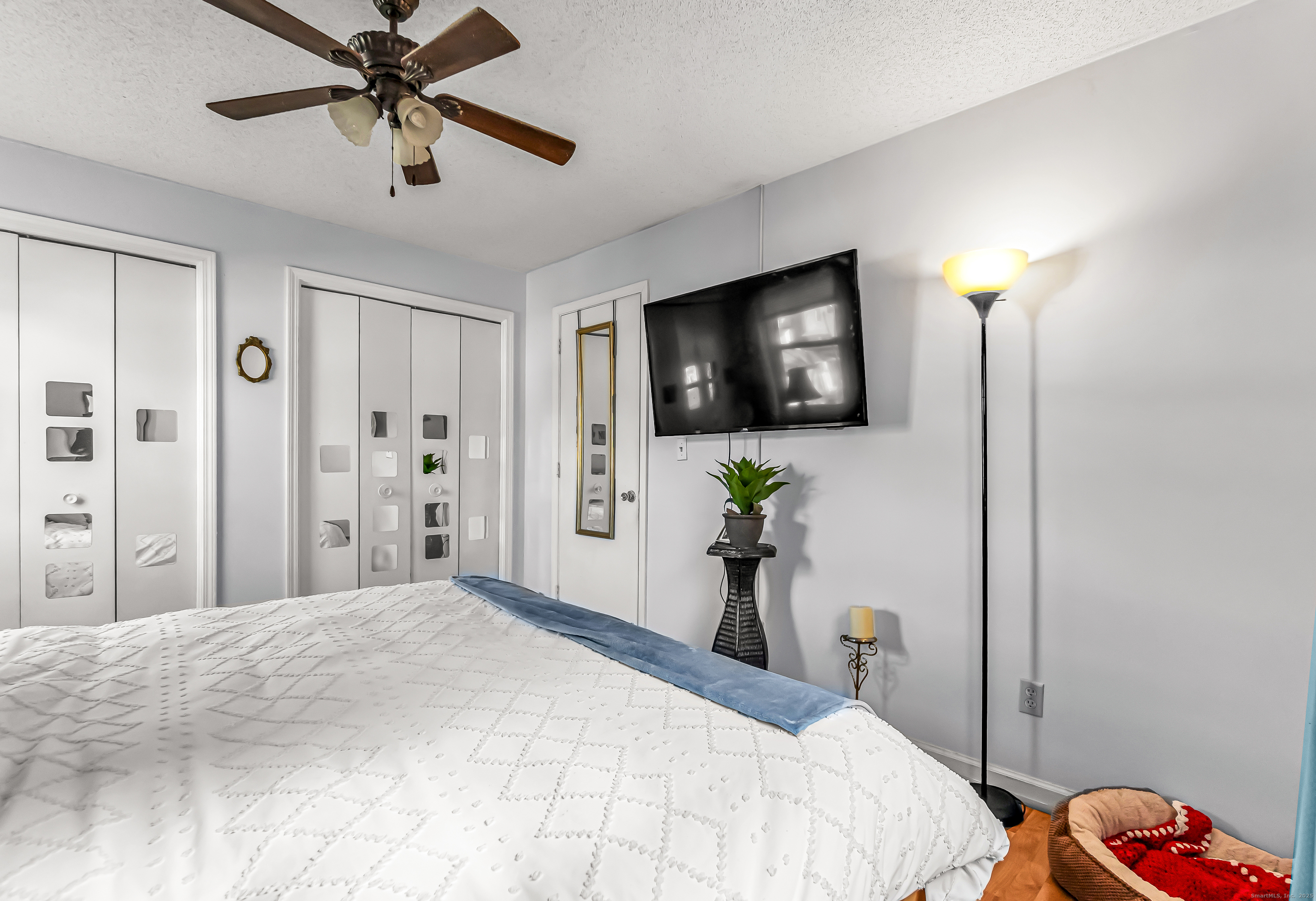 35 Kent Avenue Bridgeport, CT 06610 - Photo 6 of 27