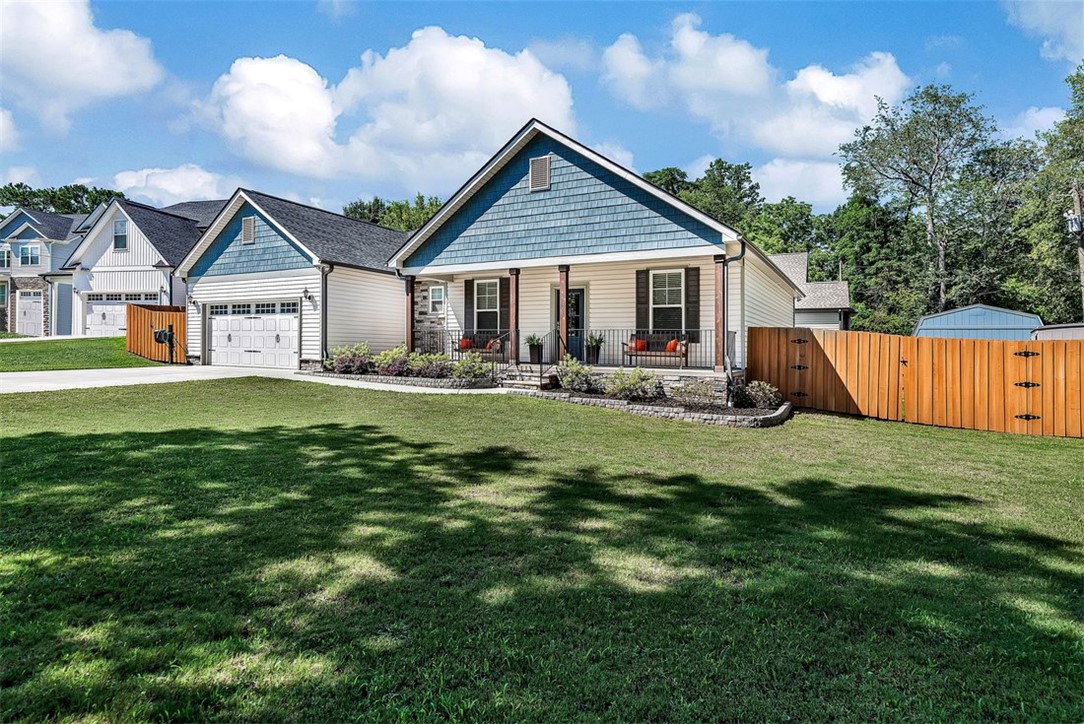 415 Thompson Street Pendleton, SC 29670 - Photo 8 of 36