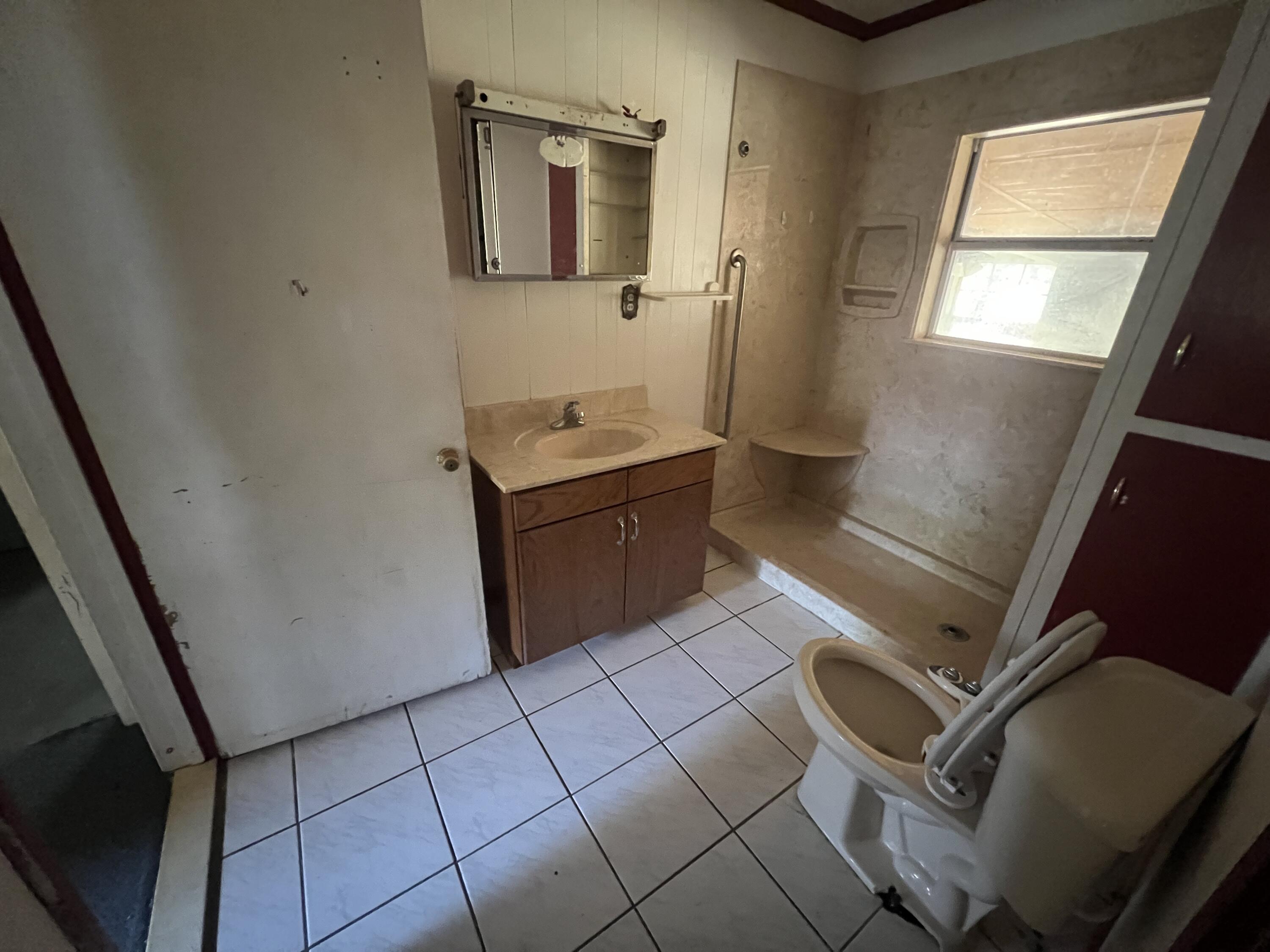 301 Victory Lane Crestview, FL 32539 - Photo 8 of 19 IMG_7739