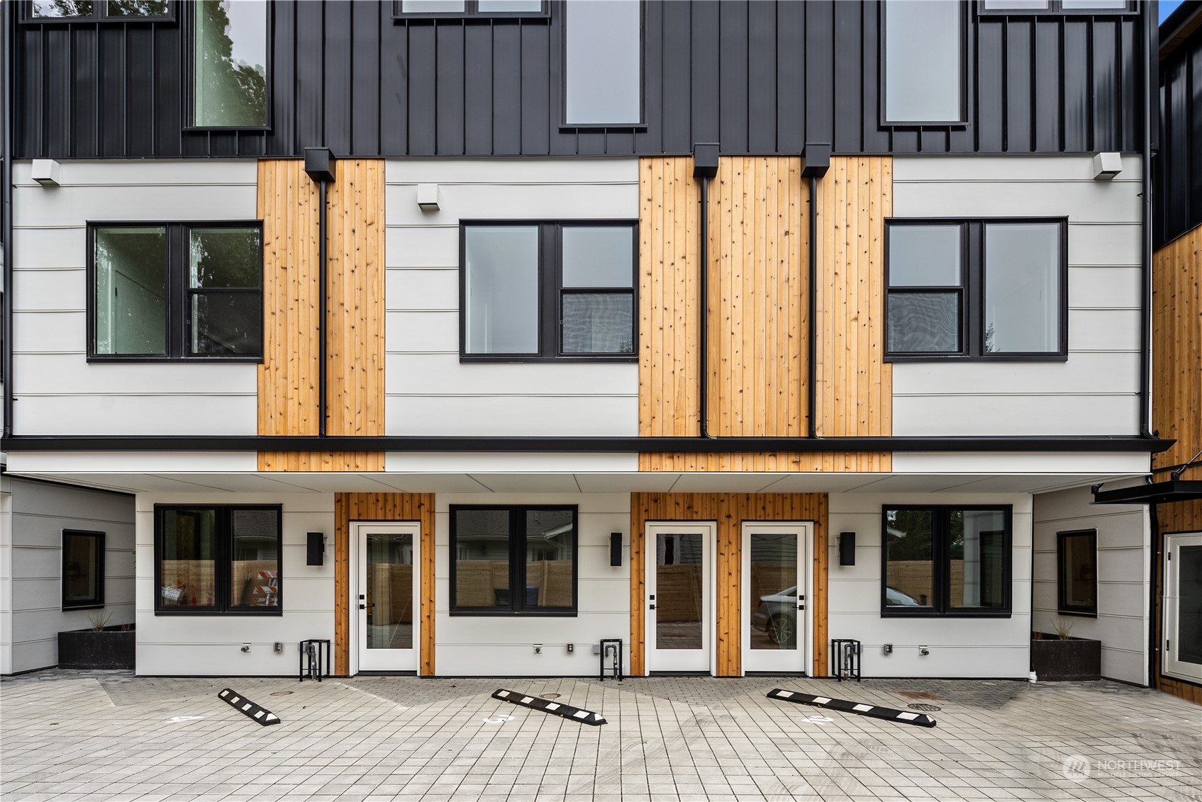4218 Southwest 100th Street Seattle, WA 98136 - Photo 36 of 39 Gallery Image 36