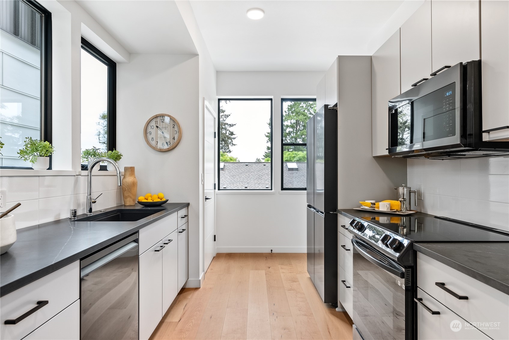 4218 Southwest 100th Street Seattle, WA 98136 - Photo 7 of 39 Gallery Image 7