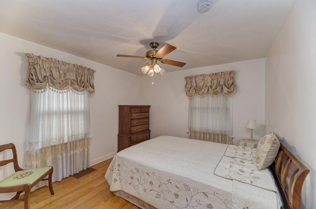 14 North Wisconsin Avenue Addison, IL 60101 - Photo 13 of 28