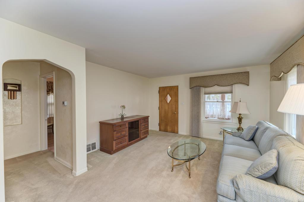 14 North Wisconsin Avenue Addison, IL 60101 - Photo 6 of 28