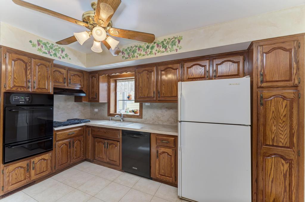 14 North Wisconsin Avenue Addison, IL 60101 - Photo 9 of 28