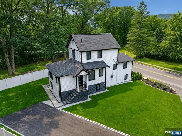 $879,000 | 145 Grove Street, Mahwah, NJ 07430