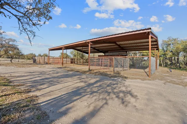 $825,000 | 395 Sendero, Round Mountain, TX 78663