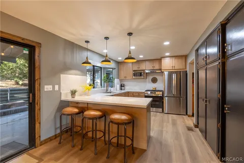 $798,000 | 27808 Alpen Drive, Lake Arrowhead, CA 92352