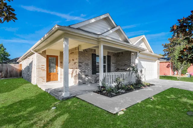 $2,150 | 3504 Wheatfield Court, Pearland, TX 77581