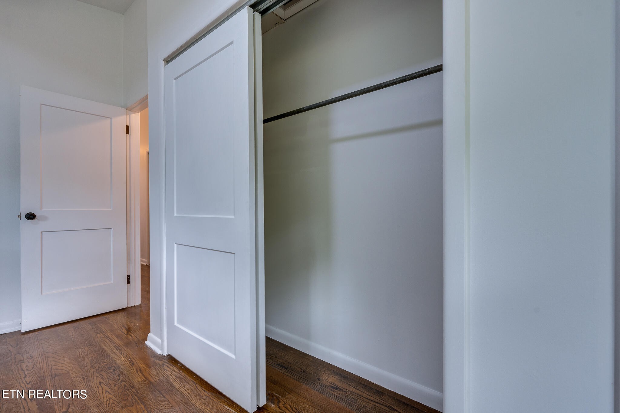 117 Columbia Drive Oak Ridge, TN 37830 - Photo 32 of 60 a view of front door with wooden floor