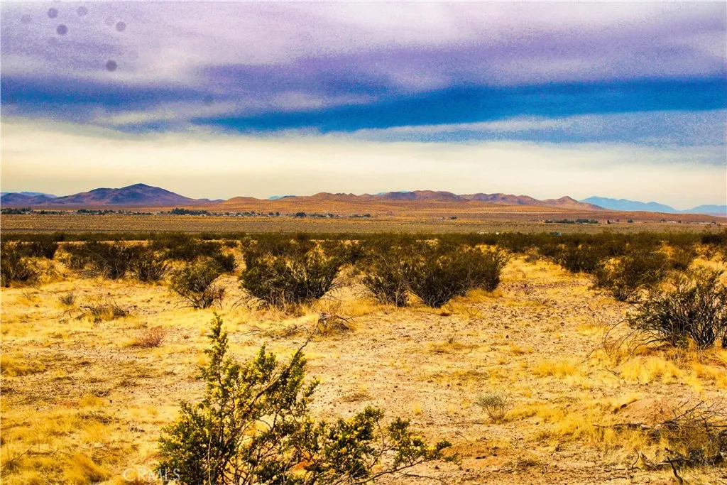 777 Valley Wells Road Hinkley, CA 92347 - Photo 13 of 50 a view of lake and mountain