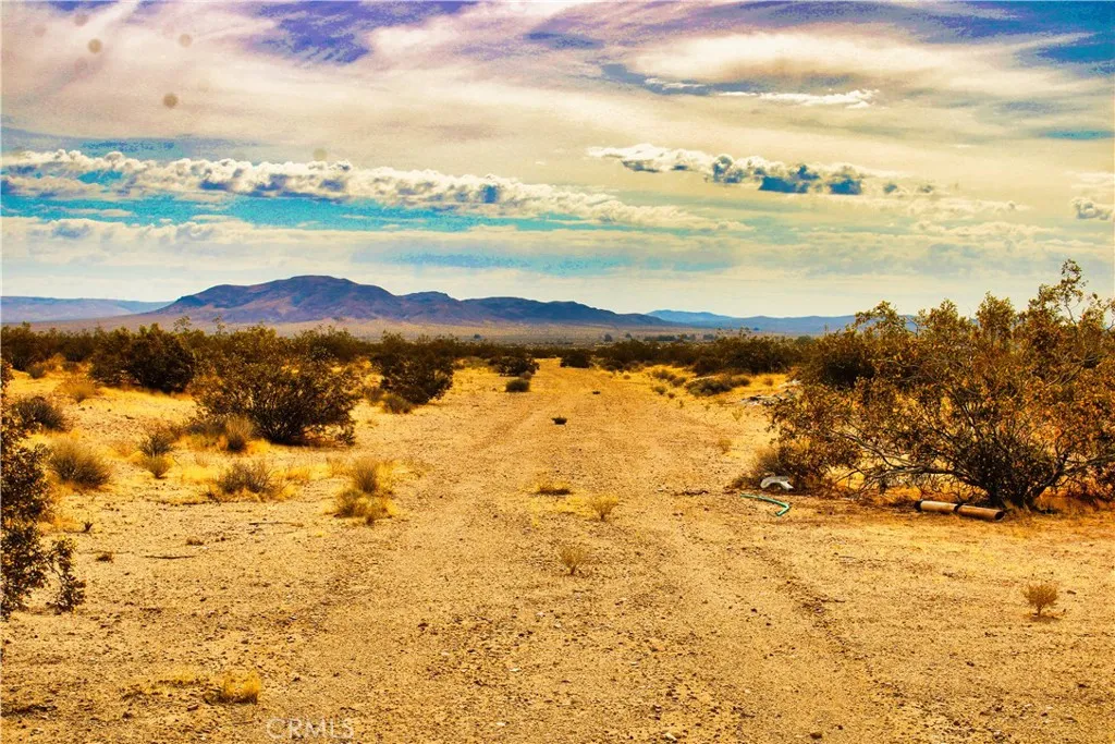 777 Valley Wells Road Hinkley, CA 92347 - Photo 15 of 50 a view of lake view and mountain