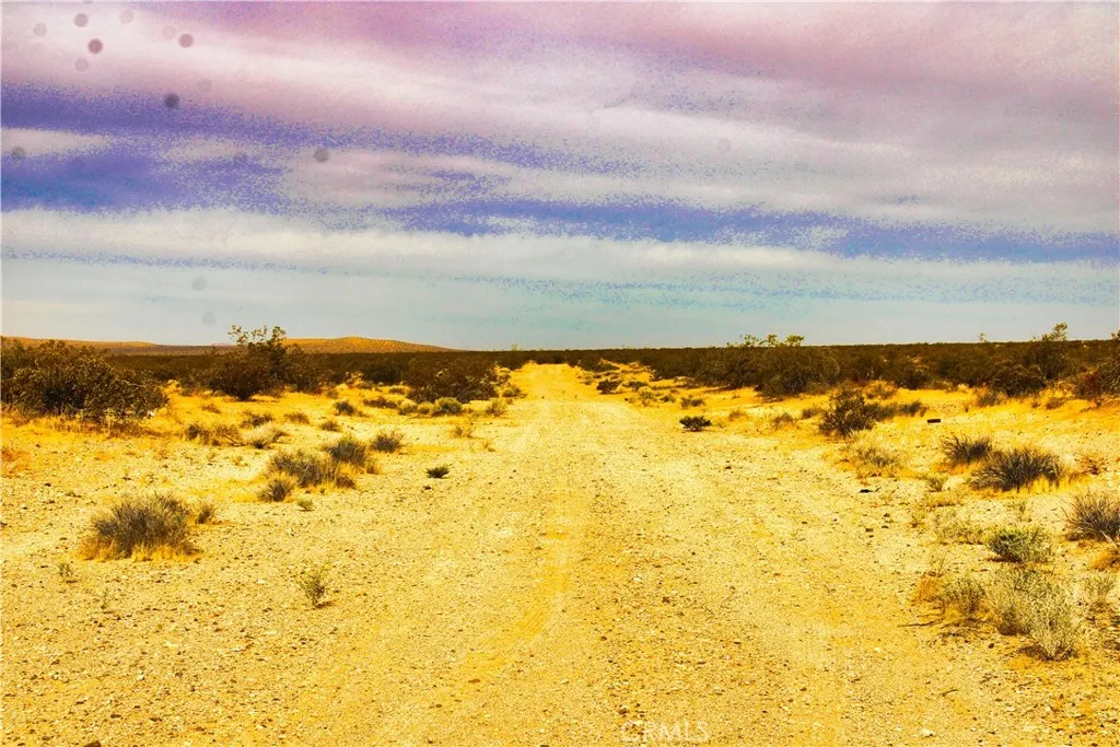 777 Valley Wells Road Hinkley, CA 92347 - Photo 16 of 50 a view of an ocean