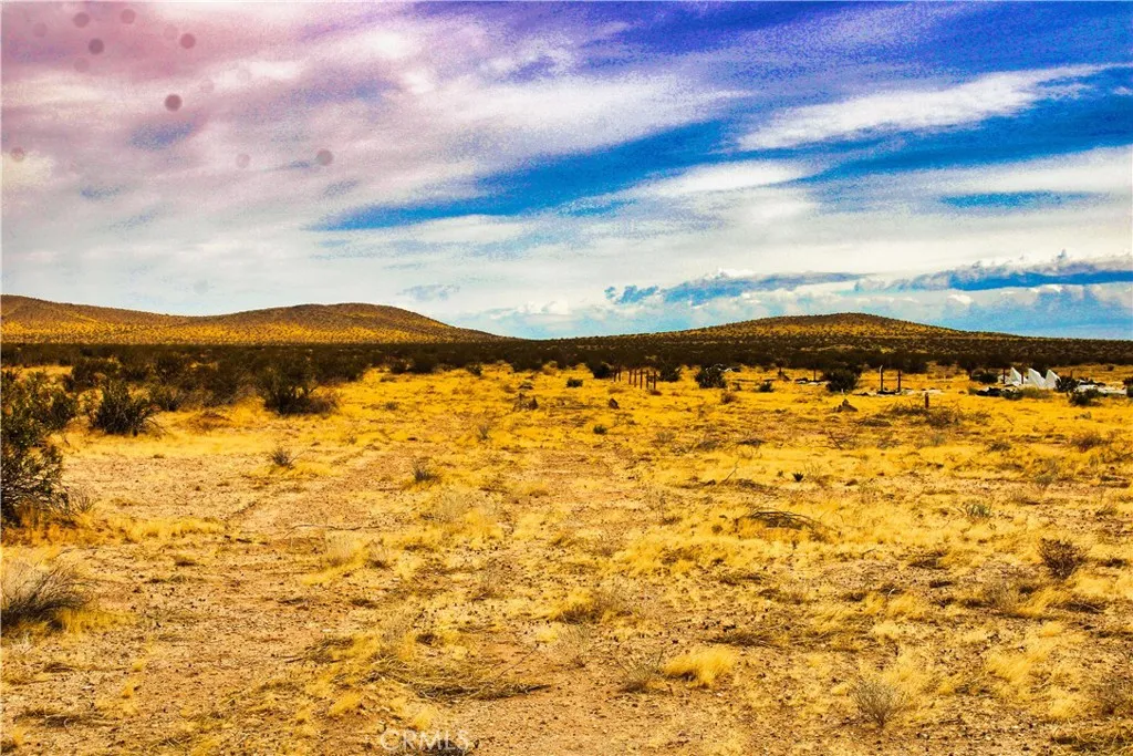 777 Valley Wells Road Hinkley, CA 92347 - Photo 17 of 50 a view of lake view and mountain