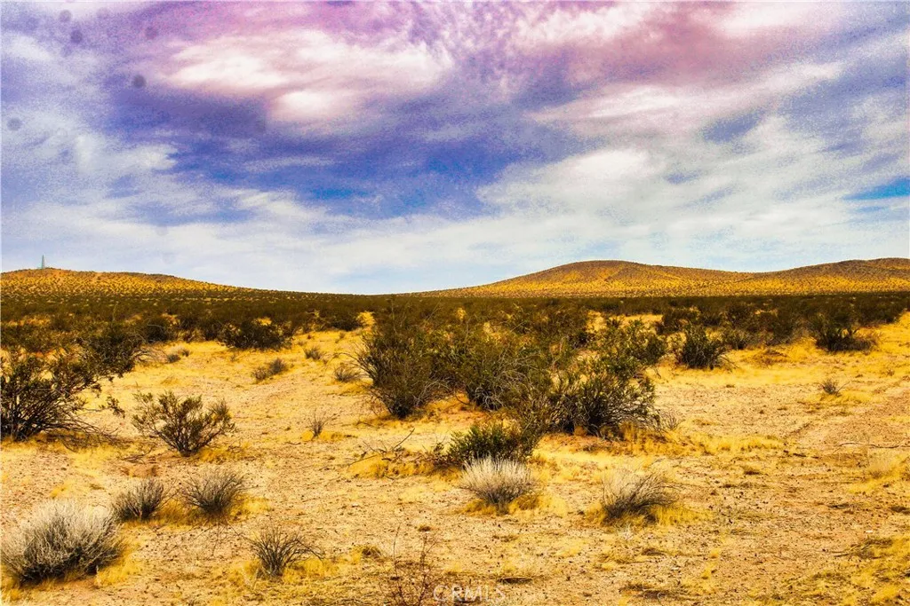 777 Valley Wells Road Hinkley, CA 92347 - Photo 21 of 50 a view of lake and mountain