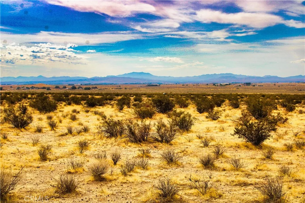 777 Valley Wells Road Hinkley, CA 92347 - Photo 23 of 50 a view of lake view and mountain