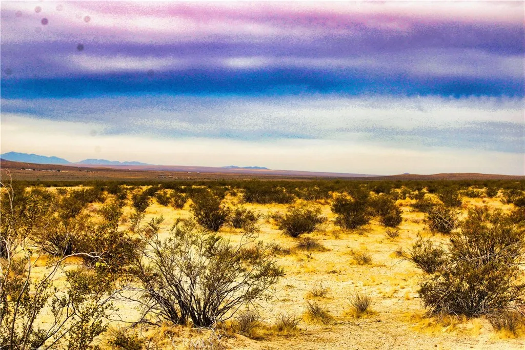 777 Valley Wells Road Hinkley, CA 92347 - Photo 29 of 50 a view of city and ocean