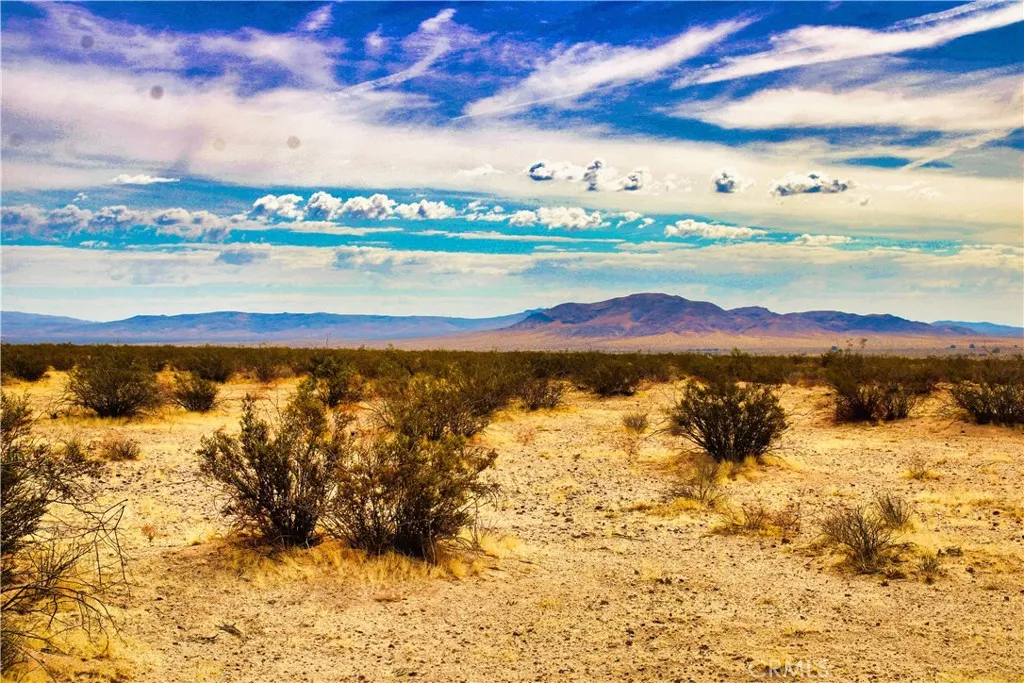 777 Valley Wells Road Hinkley, CA 92347 - Photo 40 of 50 a view of lake and city