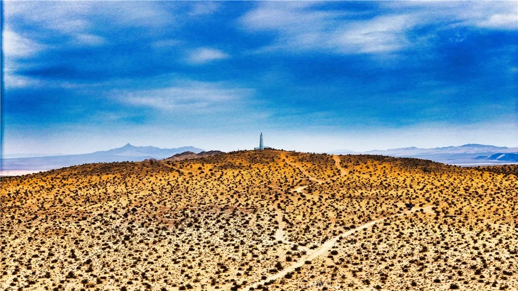 777 Valley Wells Road Hinkley, CA 92347 - Photo 49 of 50 a view of a sky