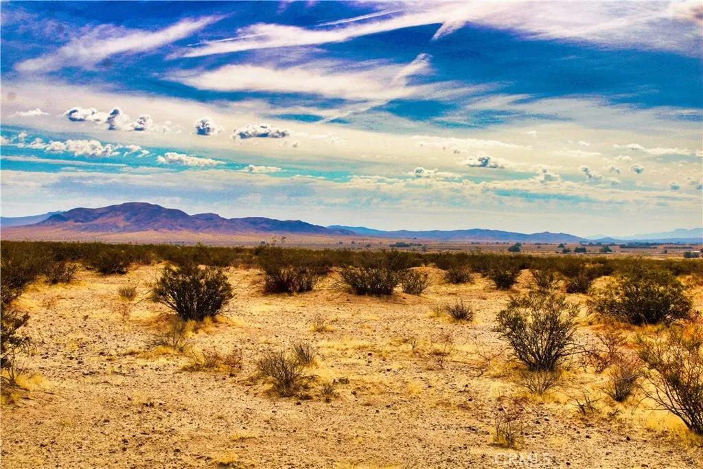 777 Valley Wells Road Hinkley, CA 92347 - Photo 6 of 50 a view of lake view and mountain