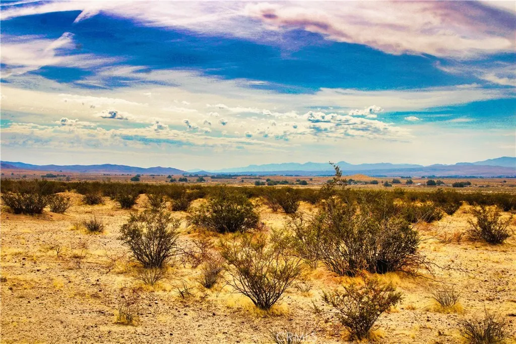 777 Valley Wells Road Hinkley, CA 92347 - Photo 8 of 50 a view of lake view and mountain