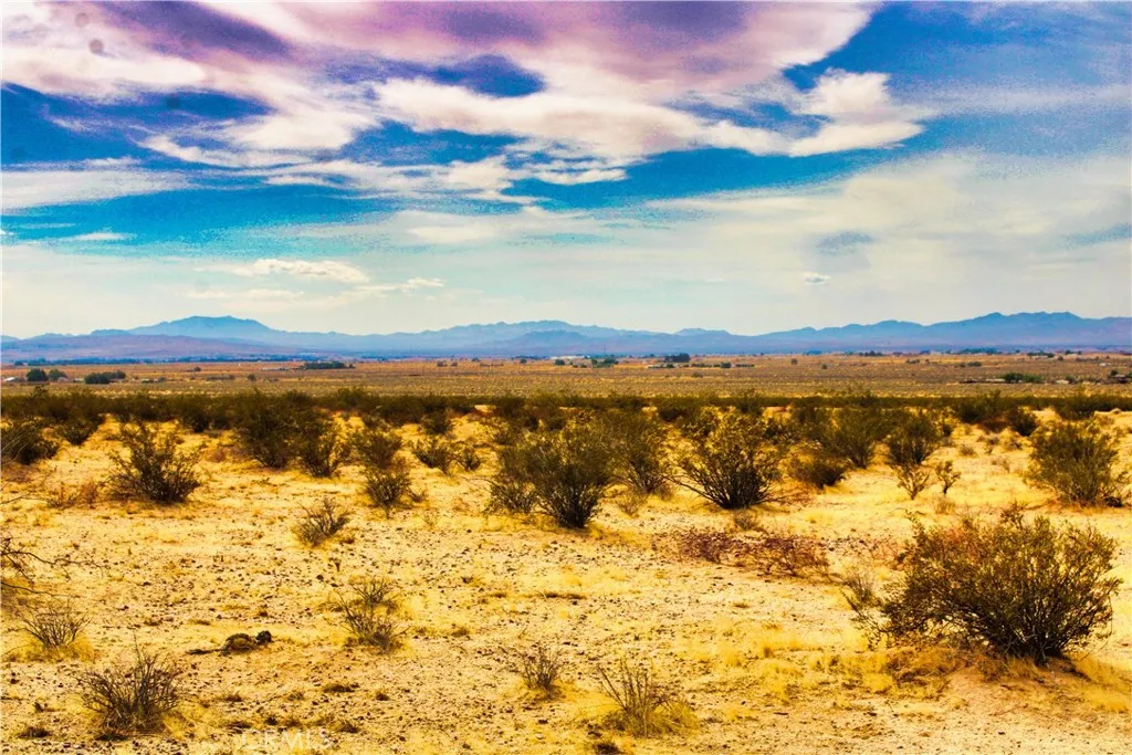 777 Valley Wells Road Hinkley, CA 92347 - Photo 9 of 50