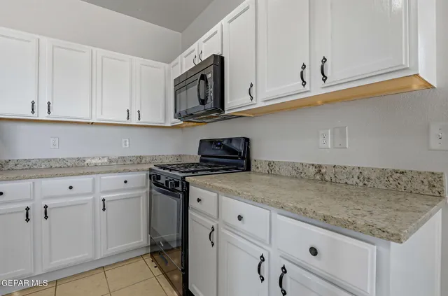 $220,000 | 10424 Silvercloud Drive, El Paso, TX 79924