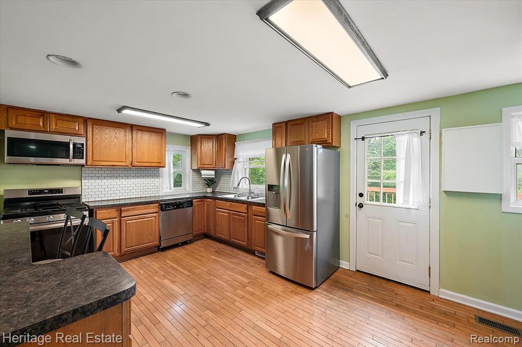 5125 Clarkston Road Clarkston, MI 48348 - Photo 7 of 22 Gallery Image 7