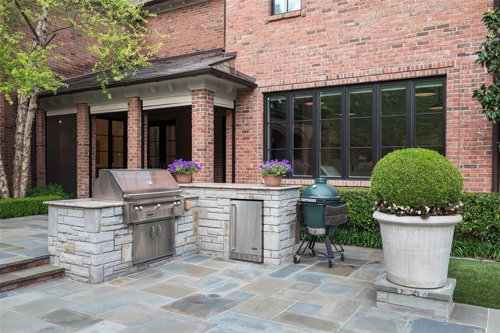 17 Robledo Drive Dallas, TX 75230 - Photo 38 of 40 a view of open kitchen with outdoor seating