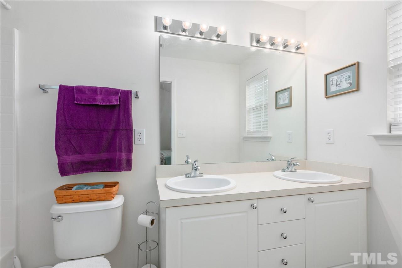 2154 Metacomet Way Raleigh, NC 27604 - Photo 23 of 30