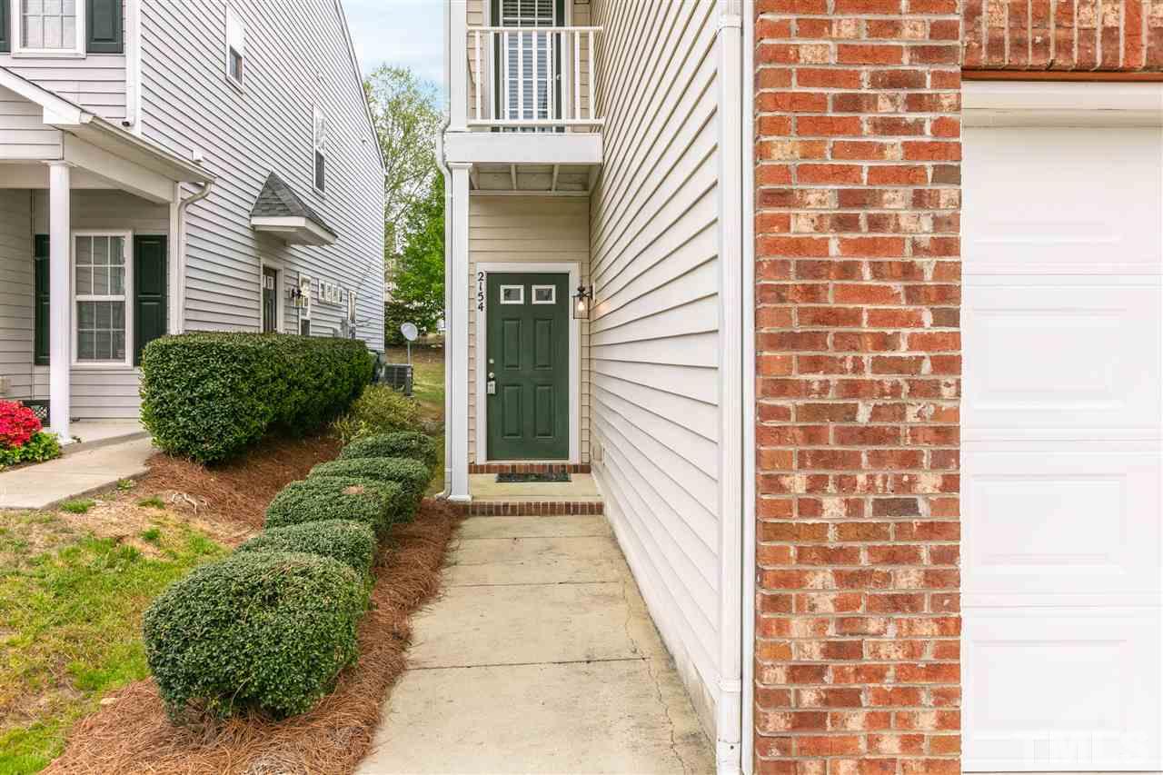 2154 Metacomet Way Raleigh, NC 27604 - Photo 5 of 30
