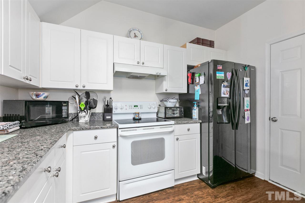 2154 Metacomet Way Raleigh, NC 27604 - Photo 7 of 30