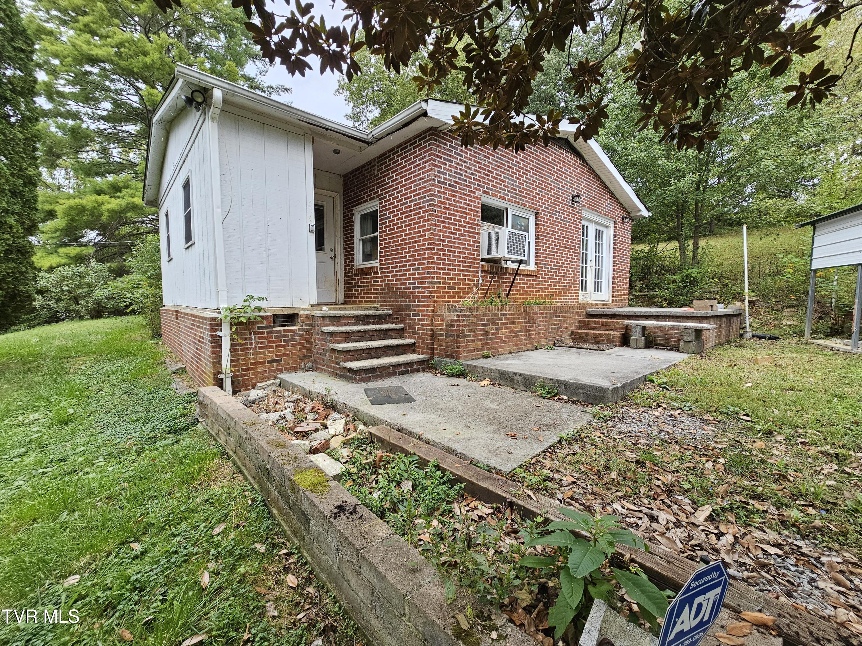236 Old Watauga Road Elizabethton, TN 37643 - Photo 1 of 55 20241004_141429