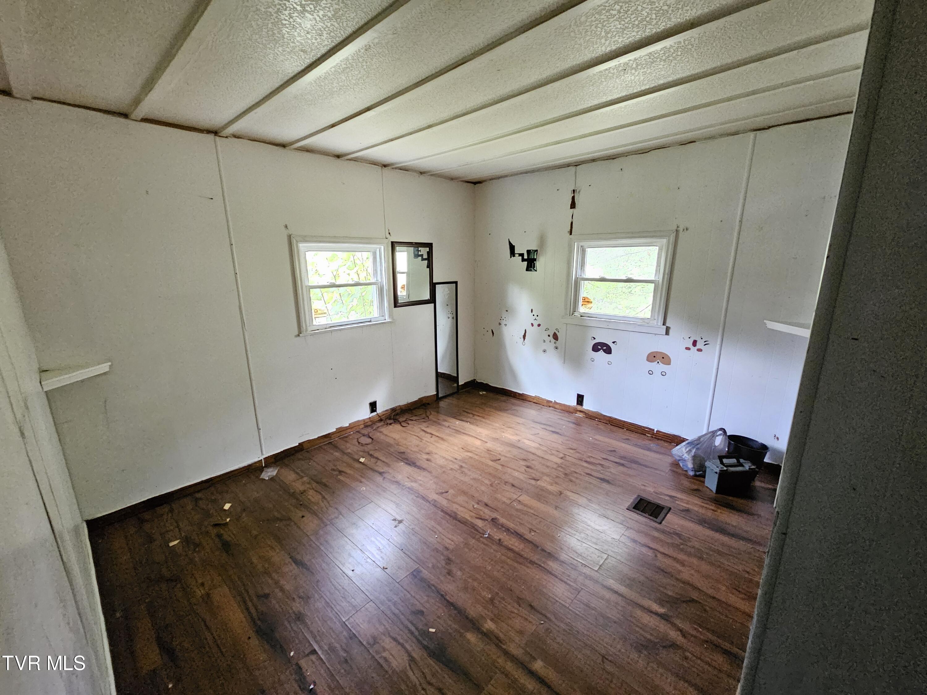236 Old Watauga Road Elizabethton, TN 37643 - Photo 29 of 55 20241004_142945