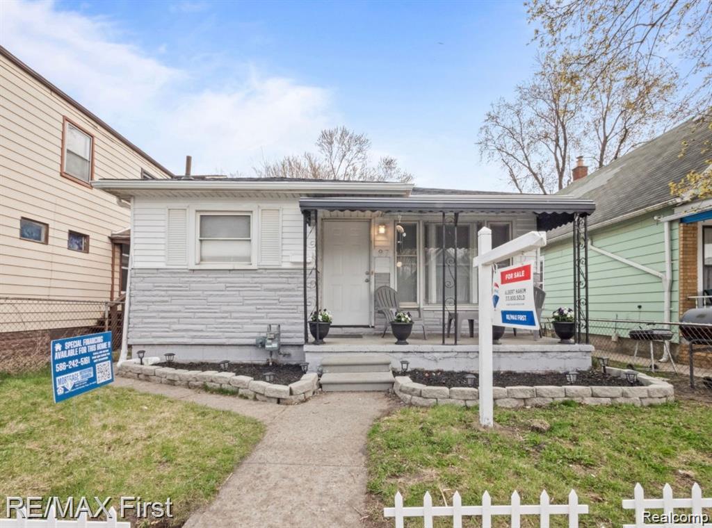 87 East Pleasant Street River Rouge, MI 48218 - Photo 2 of 11