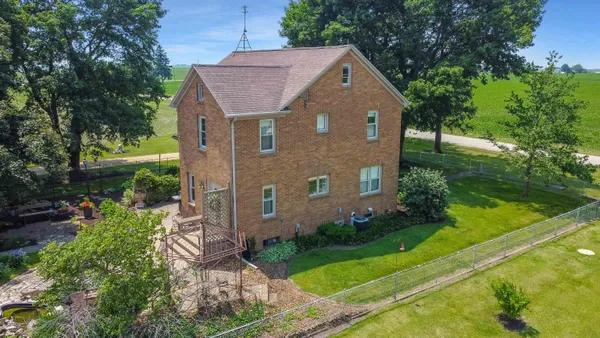 $595,000 | 10225 North Brookville Road, Shannon, IL 61078