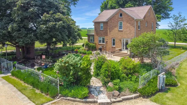 $595,000 | 10225 North Brookville Road, Shannon, IL 61078