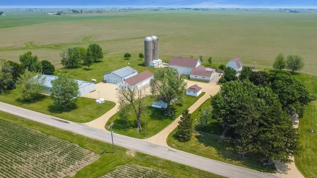 $595,000 | 10225 North Brookville Road, Shannon, IL 61078