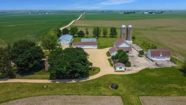 $595,000 | 10225 North Brookville Road, Shannon, IL 61078