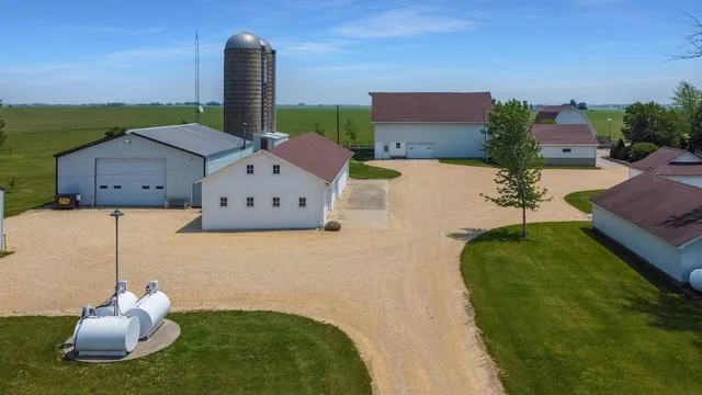 $595,000 | 10225 North Brookville Road, Shannon, IL 61078