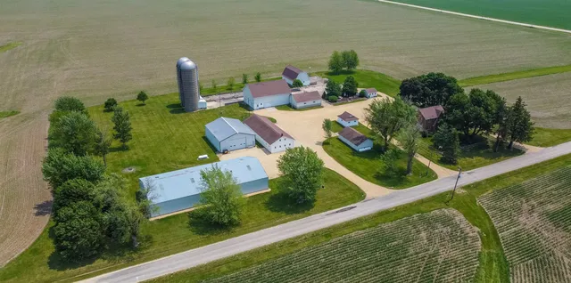 $595,000 | 10225 North Brookville Road, Shannon, IL 61078