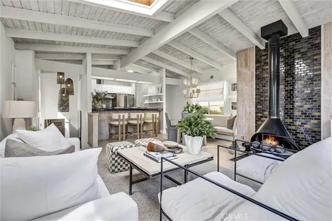 $1,999,900 | 1025 Oro Street, Laguna Beach, CA 92651