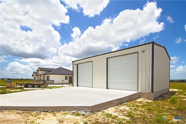 a view of a terrace with sky view