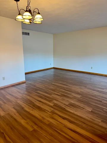 $2,315 | 2500 Grant Street, Unit 118, Bettendorf, IA 52722